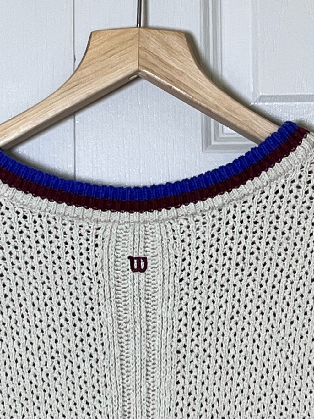 Wilson Womens Tennis Sweater Cream Blue
Burgundy V-Neck
Preppy Tenniscore Medium - Picture 5 of 8